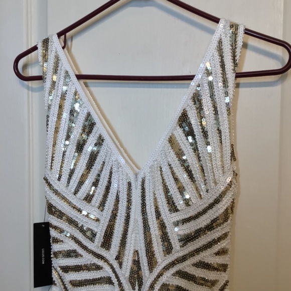 Lulus white and gold sequined v neck short bodycon dress.  BEAUTIFUL DRESS!! - Picture 10 of 16